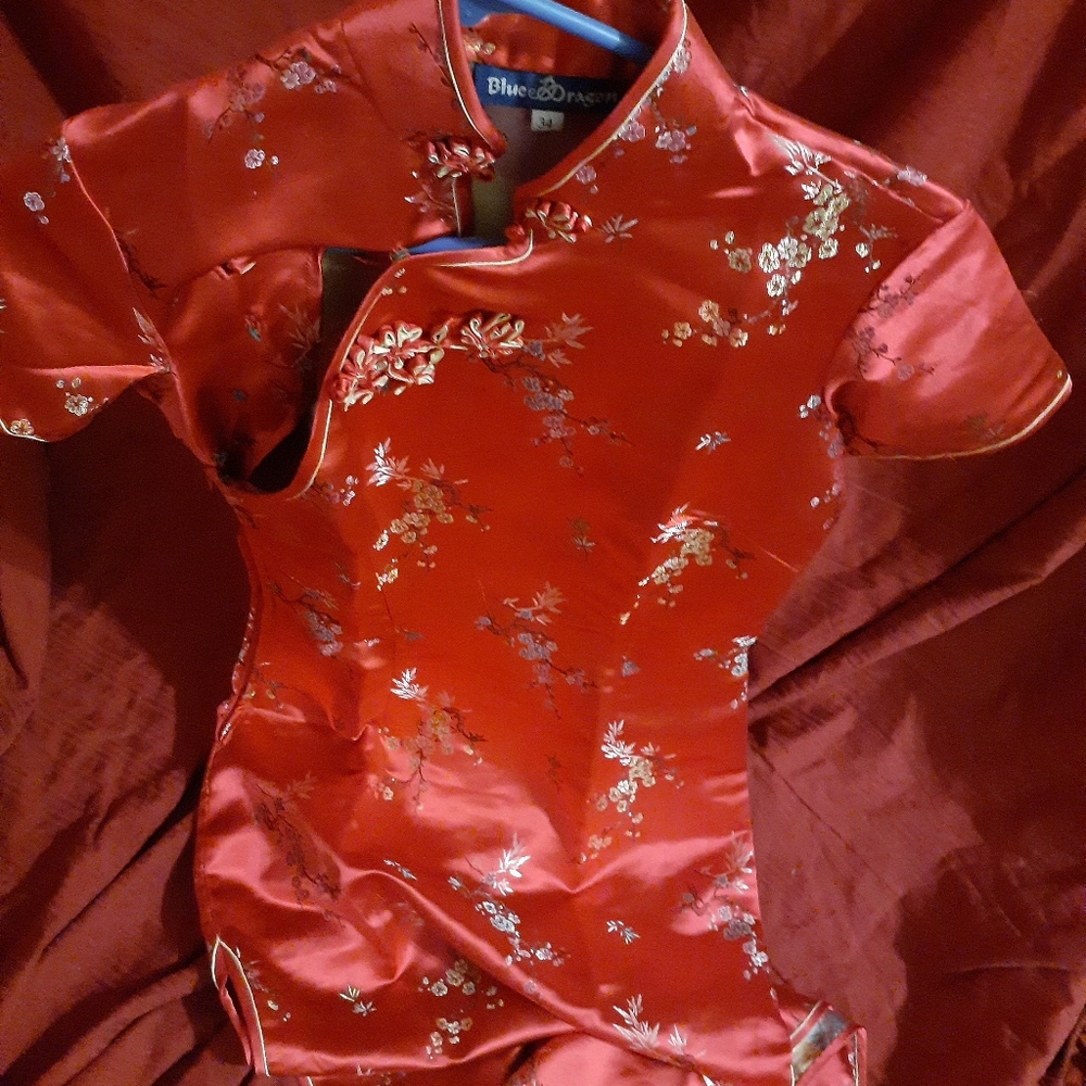 QiPao, beautiful mandarin collar red dress.